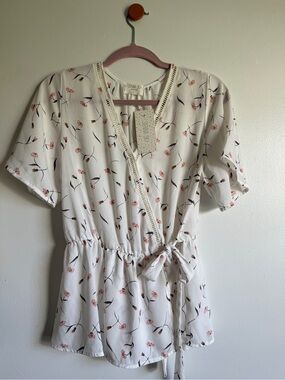 New With Tags Large White Floral Wrap Tie Shirt